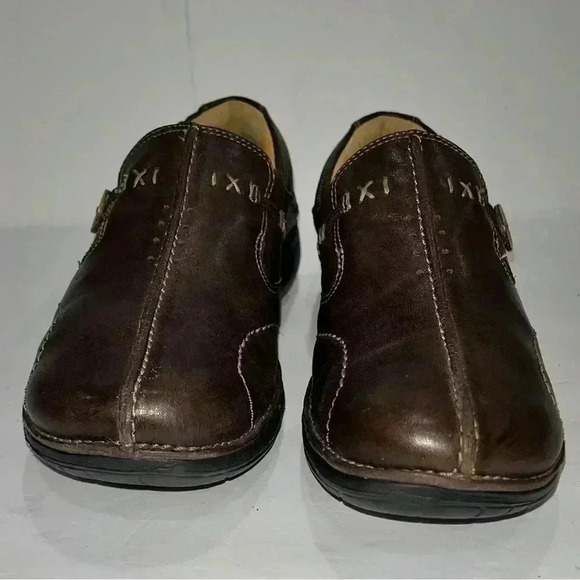 Clark’s Unstructured Un. Loop slip on Brown leather comfort shoes embell… - Picture 3 of 9